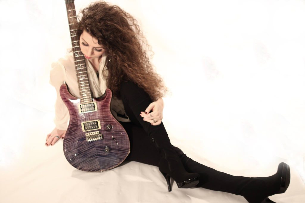 Violet Heart – guitar pic EPK